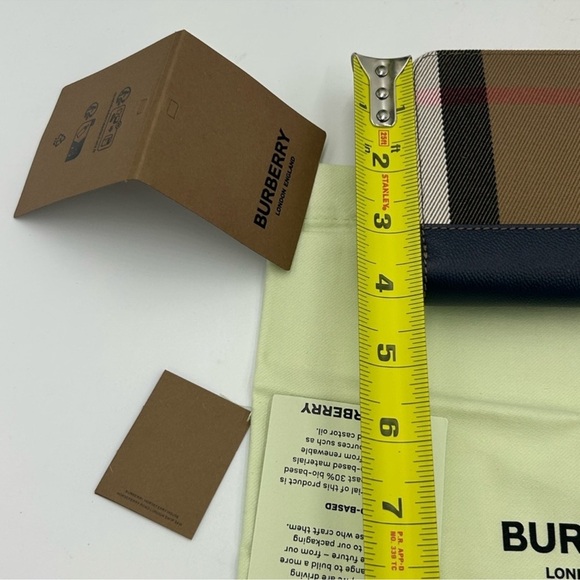 Women’s Burberry classic check zip around wallet made in Italy - Picture 11 of 11